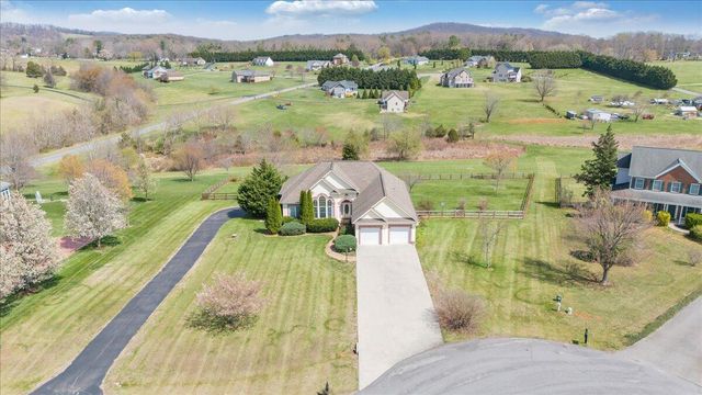 175 Hayfield DR, Boones Mill, VA 24065