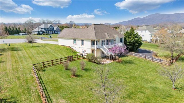 175 Hayfield DR, Boones Mill, VA 24065