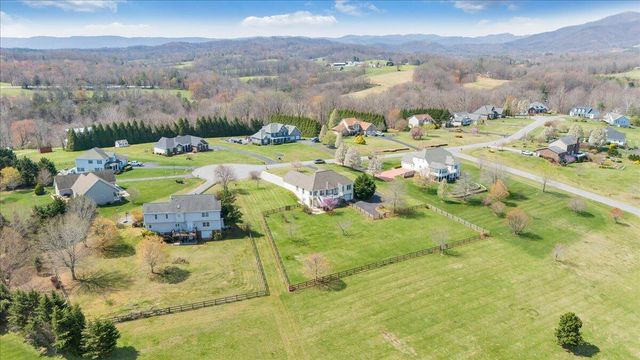 175 Hayfield DR, Boones Mill, VA 24065
