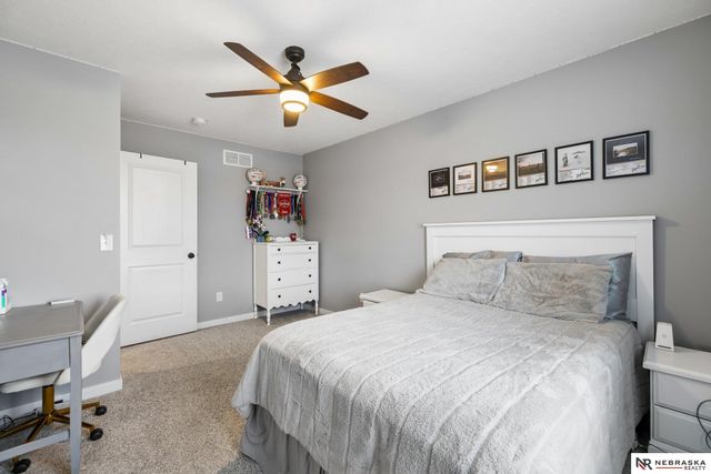 6025 N 15th Court, Lincoln, NE 68521