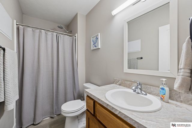 6025 N 15th Court, Lincoln, NE 68521