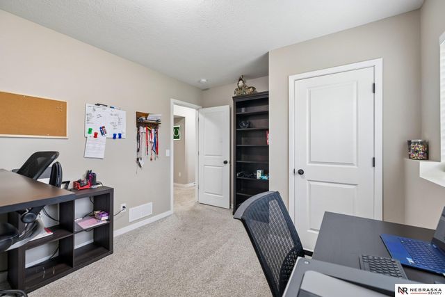 6025 N 15th Court, Lincoln, NE 68521