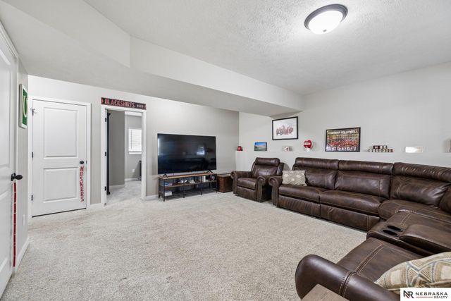 6025 N 15th Court, Lincoln, NE 68521