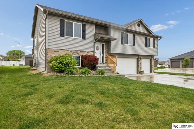 6025 N 15th Court, Lincoln, NE 68521