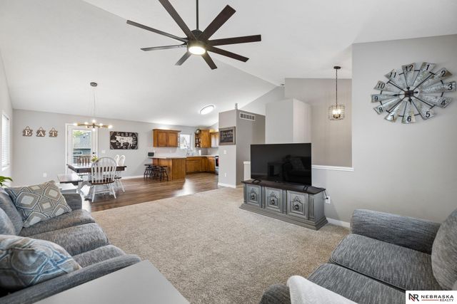 6025 N 15th Court, Lincoln, NE 68521