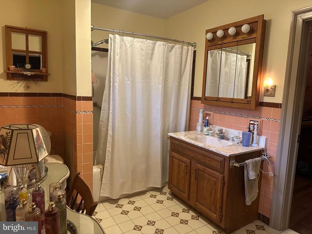 108 HEIGHTS AVE, Mt Gretna, PA 17064