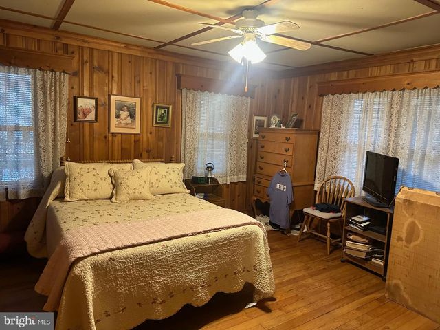 108 HEIGHTS AVE, Mt Gretna, PA 17064