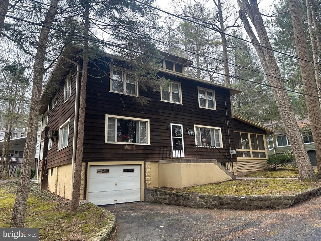 108 HEIGHTS AVE, Mt Gretna, PA 17064