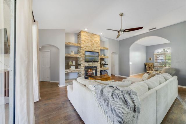 14301 ROXSHIRE DRIVE, Orlando, FL 32837