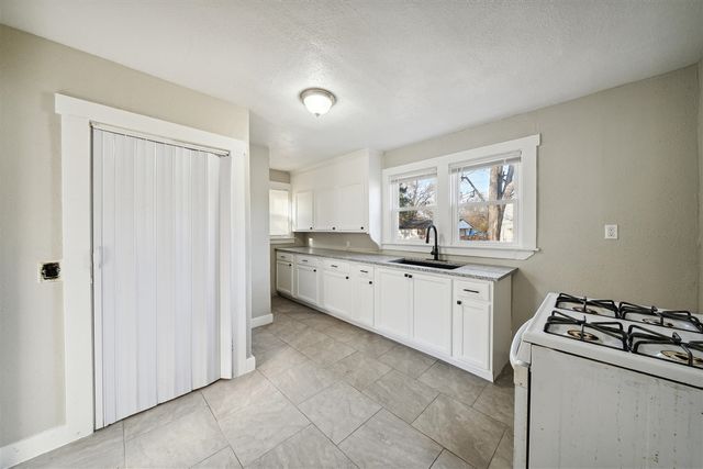 20035 Santa Barbara Drive, Detroit, MI 48221