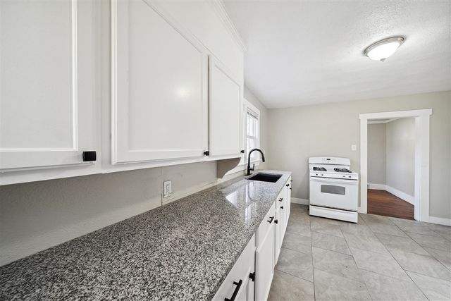 20035 Santa Barbara Drive, Detroit, MI 48221