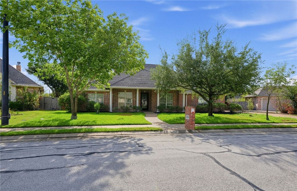 904 Crooked Stick, College Station, TX 77845 — exterior