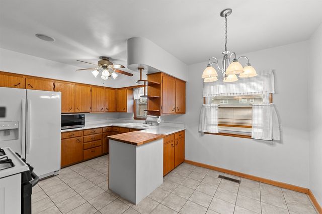 608 29th Avenue, East Moline, IL 61244