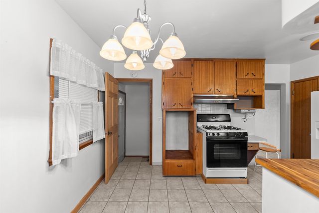 608 29th Avenue, East Moline, IL 61244