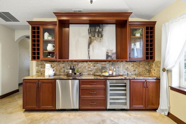 9206 Vincenzo Drive, Pasco, WA 99301