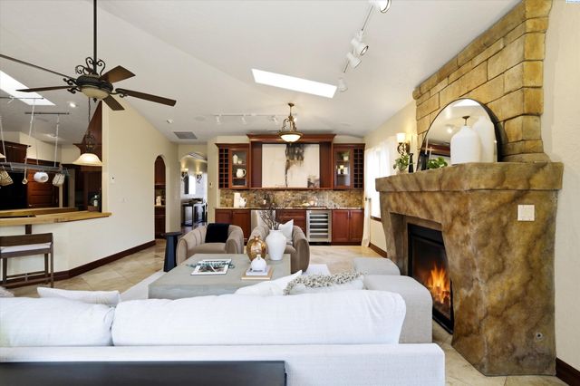 9206 Vincenzo Drive, Pasco, WA 99301