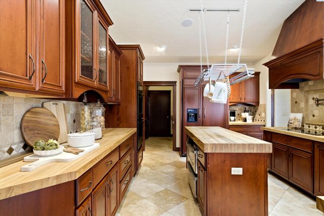 9206 Vincenzo Drive, Pasco, WA 99301