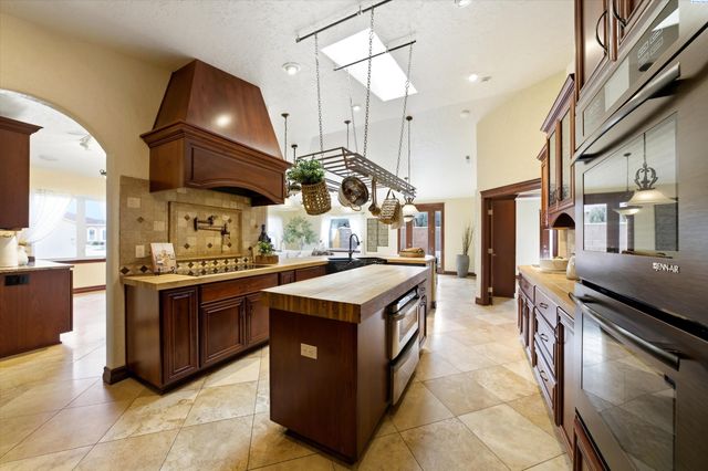 9206 Vincenzo Drive, Pasco, WA 99301