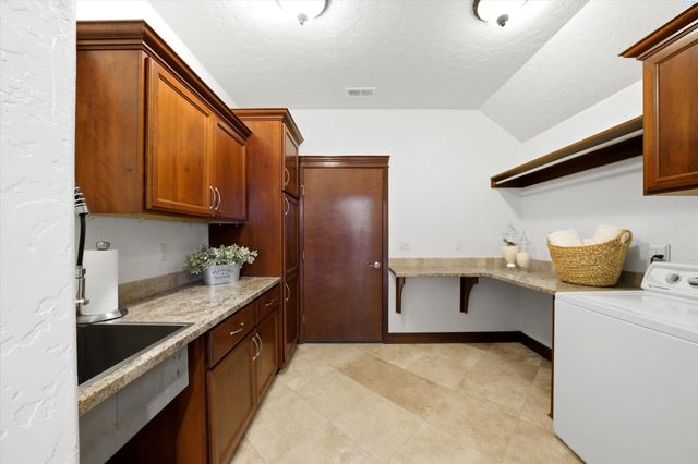 9206 Vincenzo Drive, Pasco, WA 99301