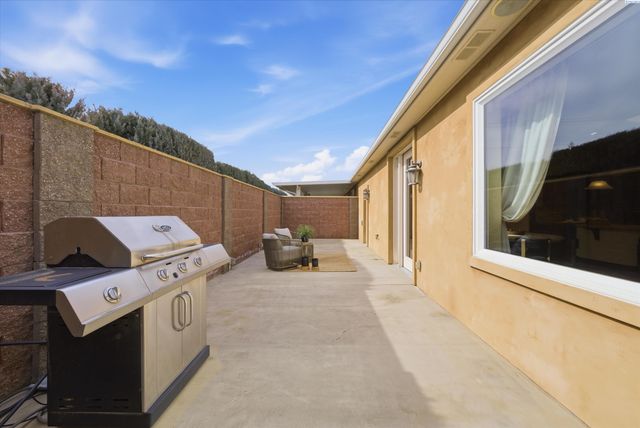 9206 Vincenzo Drive, Pasco, WA 99301