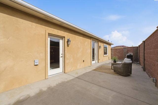 9206 Vincenzo Drive, Pasco, WA 99301