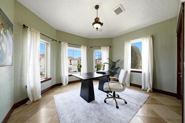 9206 Vincenzo Drive, Pasco, WA 99301