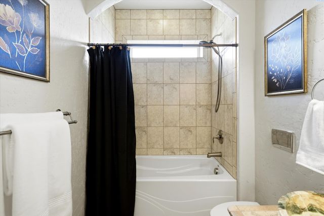 9206 Vincenzo Drive, Pasco, WA 99301