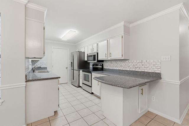 2 Forestwood Cove, Little Rock, AR 72223