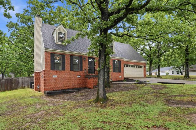 2 Forestwood Cove, Little Rock, AR 72223