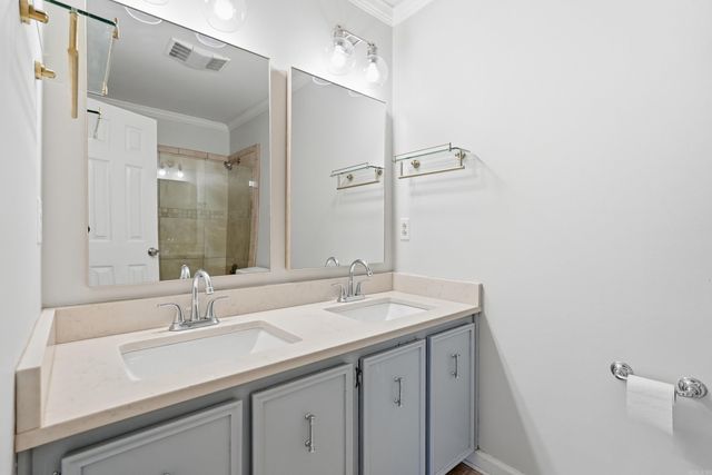 2 Forestwood Cove, Little Rock, AR 72223