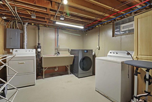 1715 84th PLACE, Kenosha, WI 53143