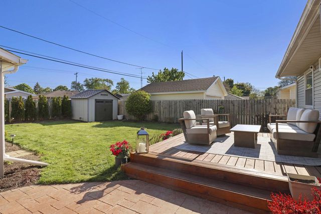 1715 84th PLACE, Kenosha, WI 53143