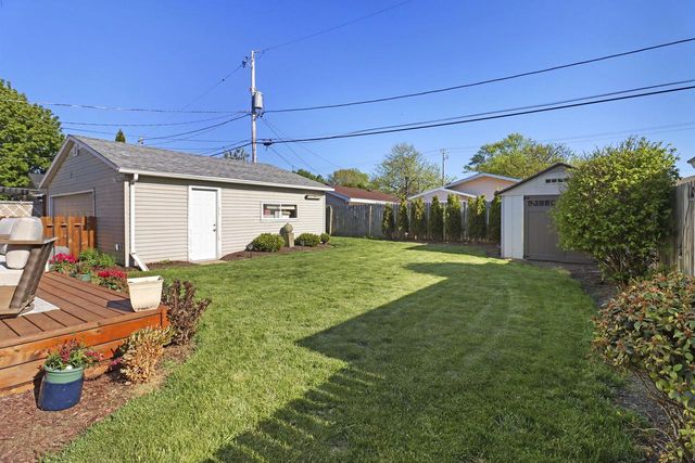 1715 84th PLACE, Kenosha, WI 53143