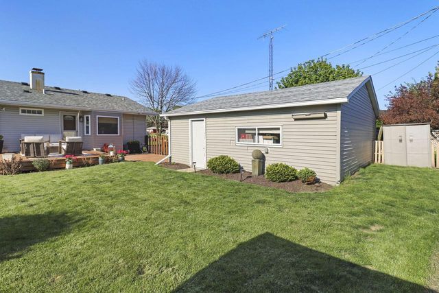 1715 84th PLACE, Kenosha, WI 53143