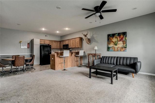 22615 W 76th Terrace, Shawnee, KS 66227