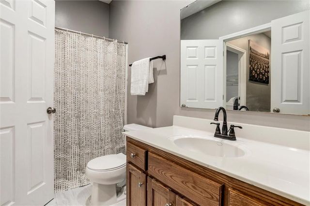 22615 W 76th Terrace, Shawnee, KS 66227