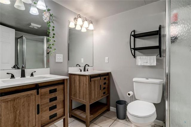 22615 W 76th Terrace, Shawnee, KS 66227