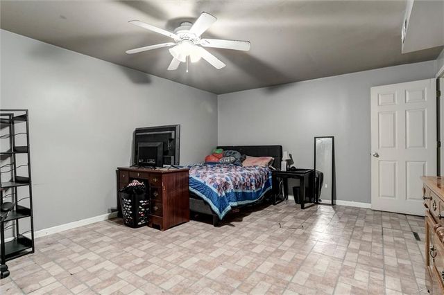 22615 W 76th Terrace, Shawnee, KS 66227