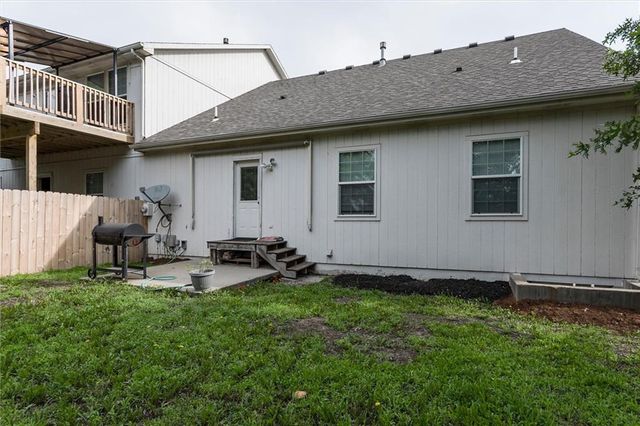 22615 W 76th Terrace, Shawnee, KS 66227