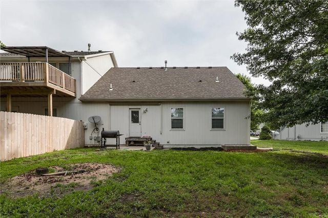 22615 W 76th Terrace, Shawnee, KS 66227