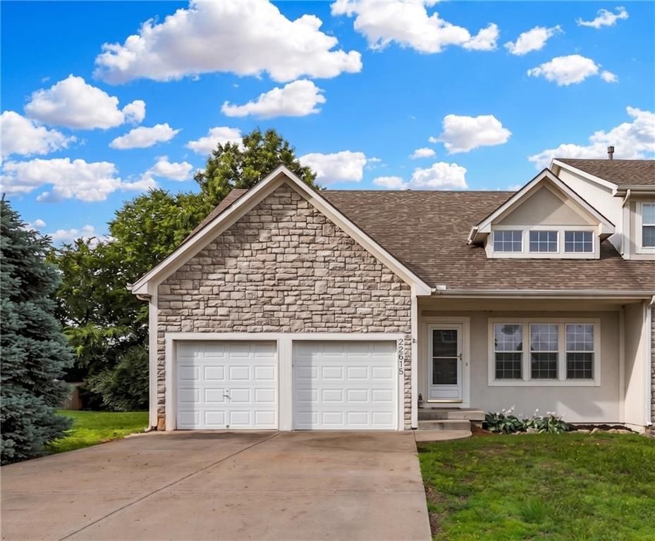 22615 W 76th Terrace, Shawnee, KS 66227