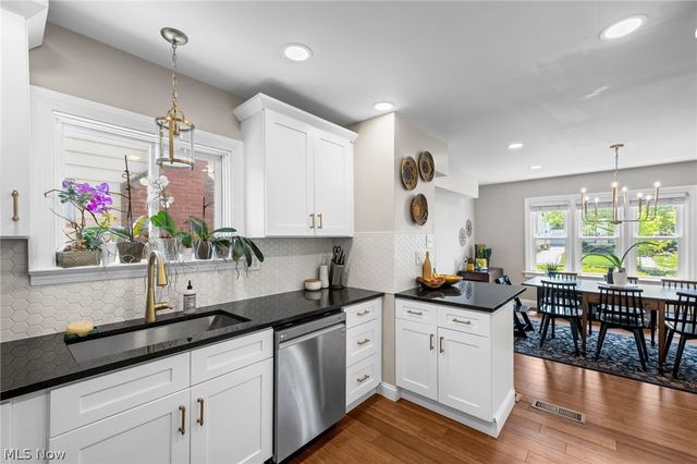 3545 Raymont Boulevard, University Heights, OH 44118