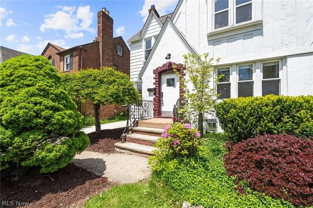 3545 Raymont Boulevard, University Heights, OH 44118