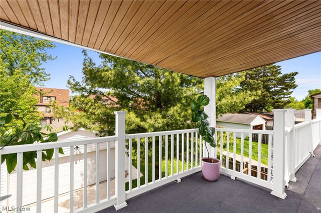 3545 Raymont Boulevard, University Heights, OH 44118