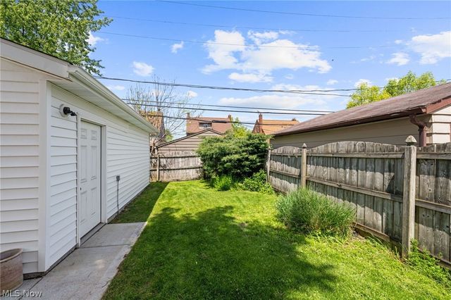 3545 Raymont Boulevard, University Heights, OH 44118