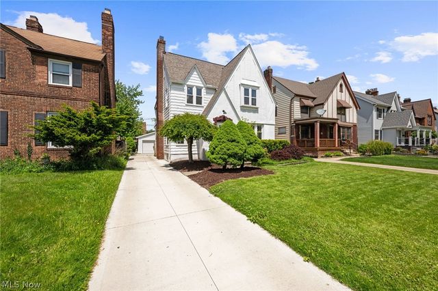 3545 Raymont Boulevard, University Heights, OH 44118