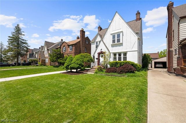 3545 Raymont Boulevard, University Heights, OH 44118