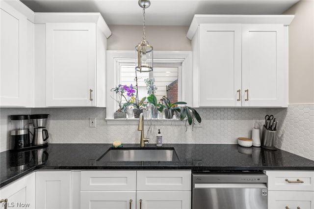 3545 Raymont Boulevard, University Heights, OH 44118