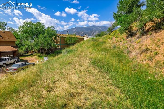 222 Wine Street, Colorado Springs, CO 80904