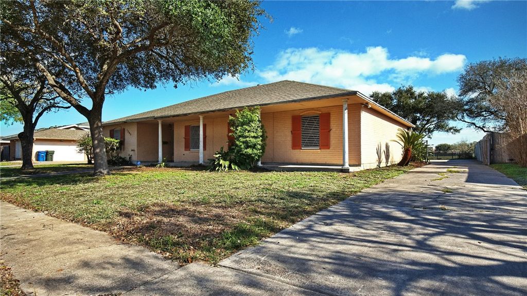 1205 Clarion Dr, Corpus Christi, TX 78412 — photo 2
